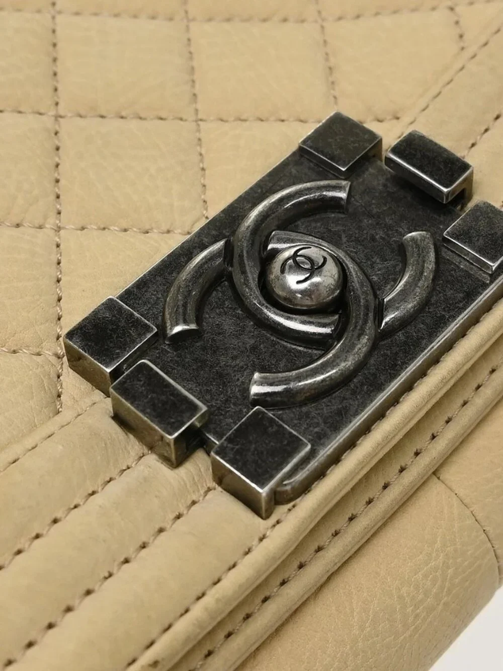 Boy Chanel Beige Calfskin Medium Chain Shoulder Bag KQ01741